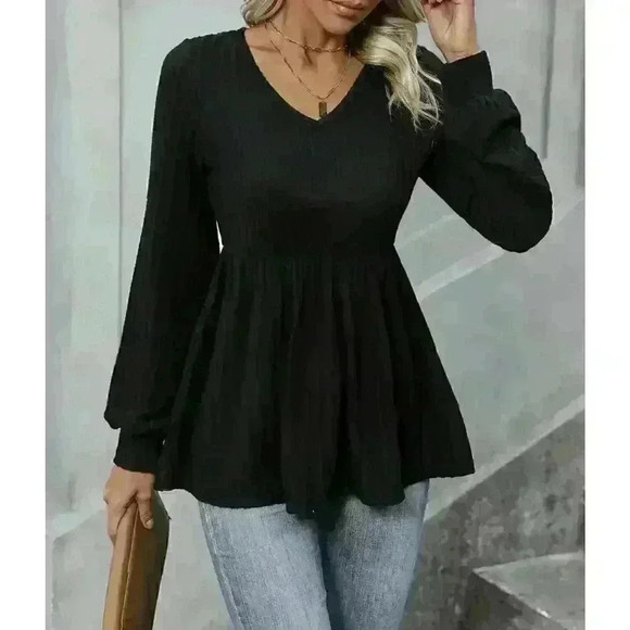 Woman’s Long Sleeve V Neck Top - Picture 6 of 6